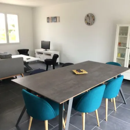 بيت للعطل Maison De Vacances Celestine *